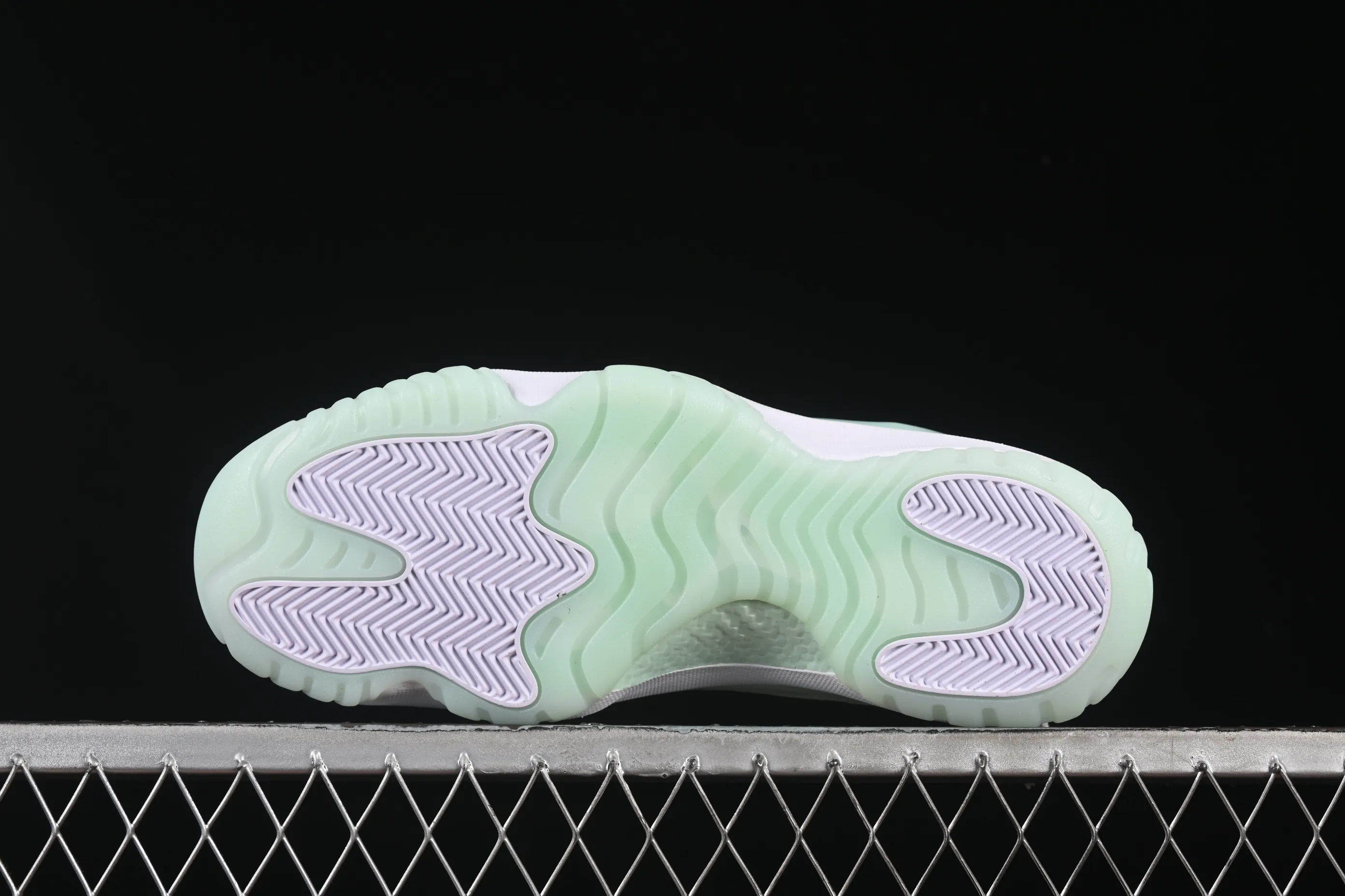 All categories Air Jordan Jordan series basketball shoes Air Jordan 11 F version Air Jordan 11 Low "Lgloo" AJ11 Joe 11 mint green AH7860-103